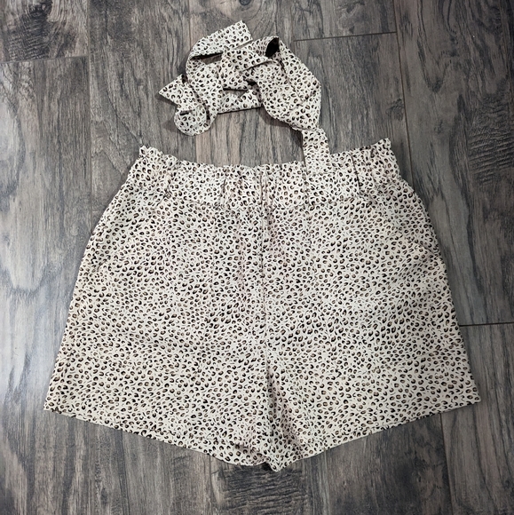 Sanctuary Cheetah Paper Bag Shorts - Picture 2 of 6